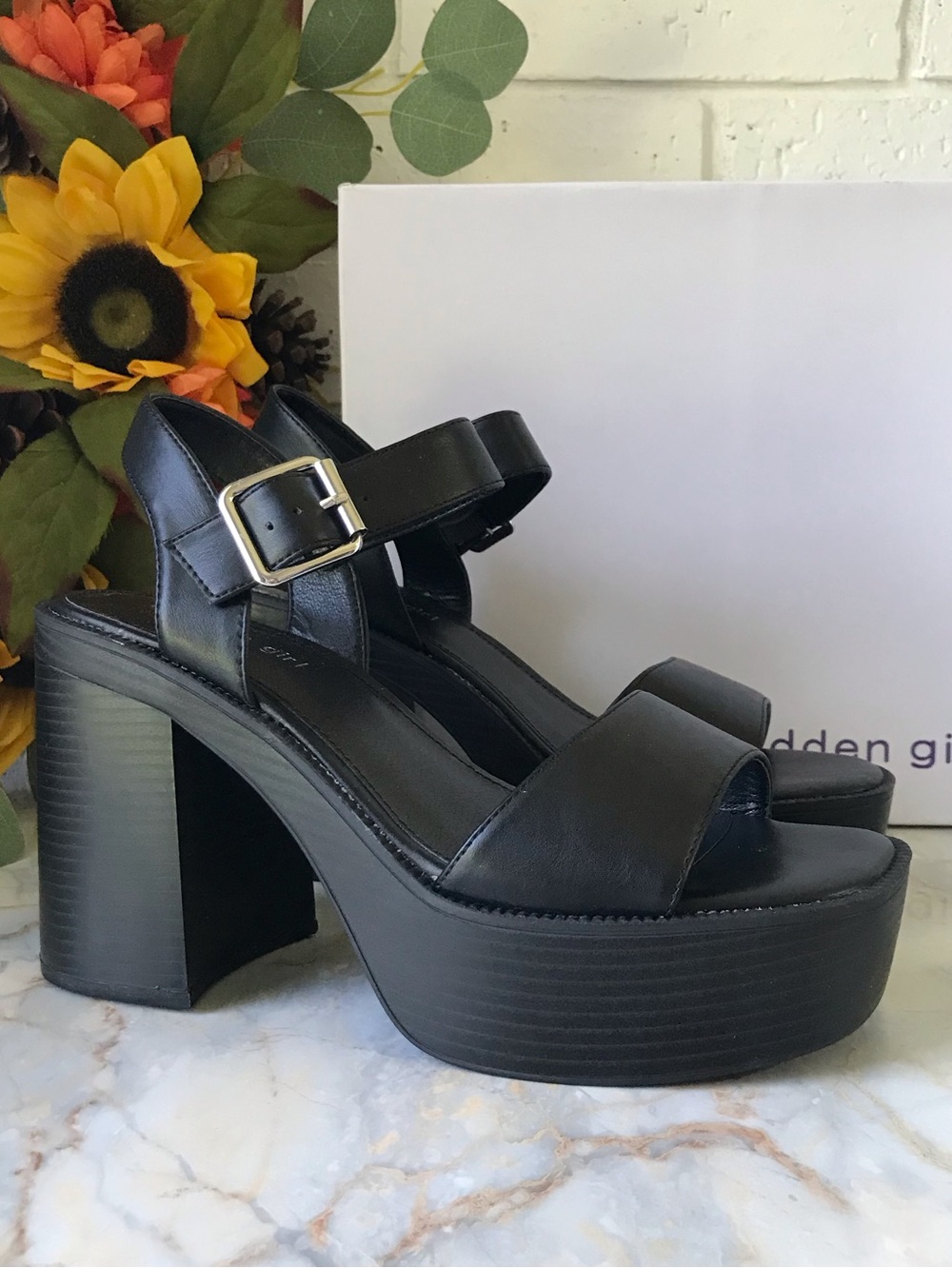Madden Girl Black Goldie 4.5" Platform Block Heel Sandals Size 10